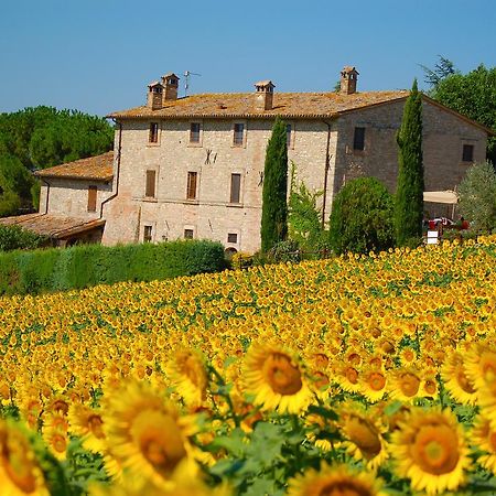 Agriturismo Casale Dei Frontini San Terenziano Buitenkant foto