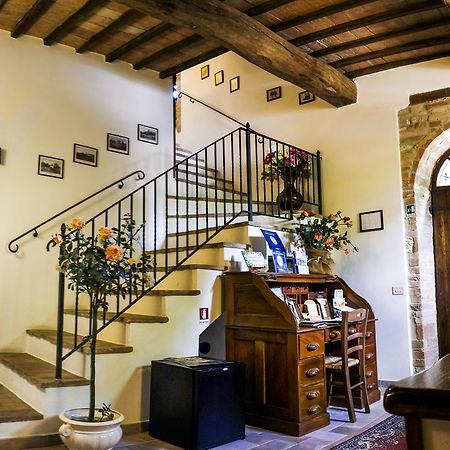 Agriturismo Casale Dei Frontini San Terenziano Buitenkant foto
