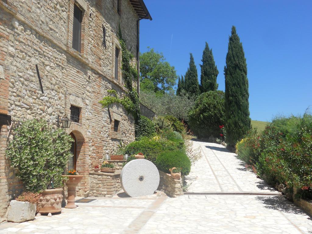 Agriturismo Casale Dei Frontini San Terenziano Buitenkant foto