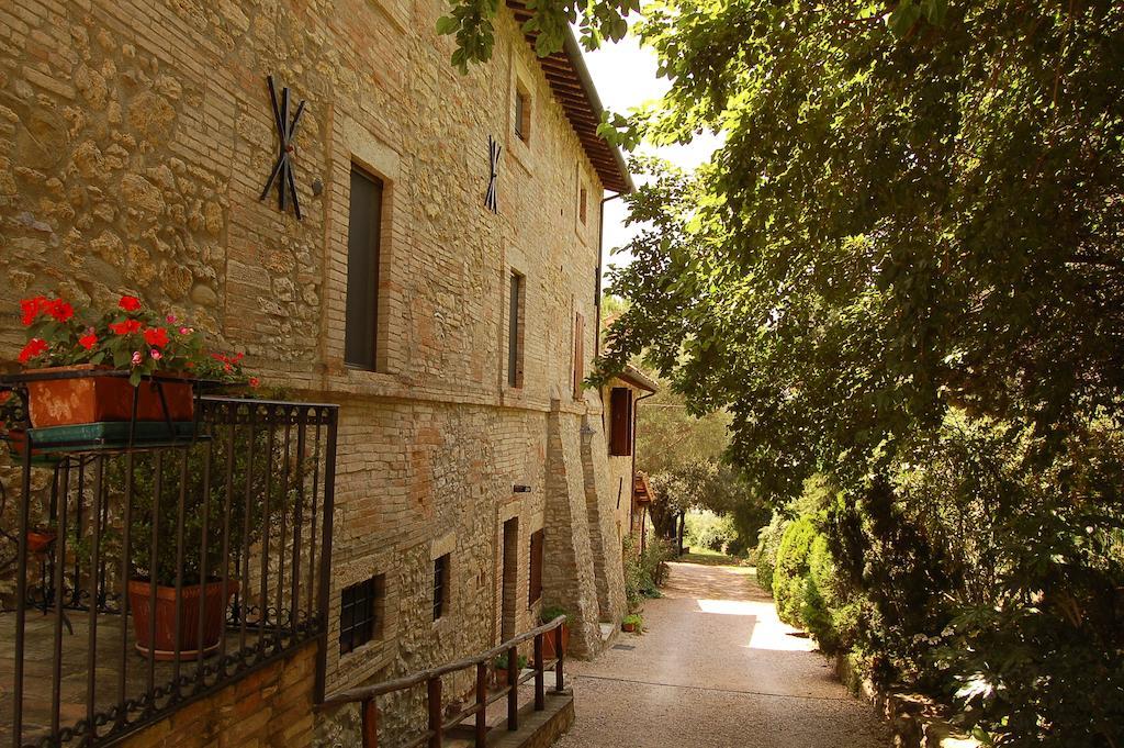 Agriturismo Casale Dei Frontini San Terenziano Buitenkant foto