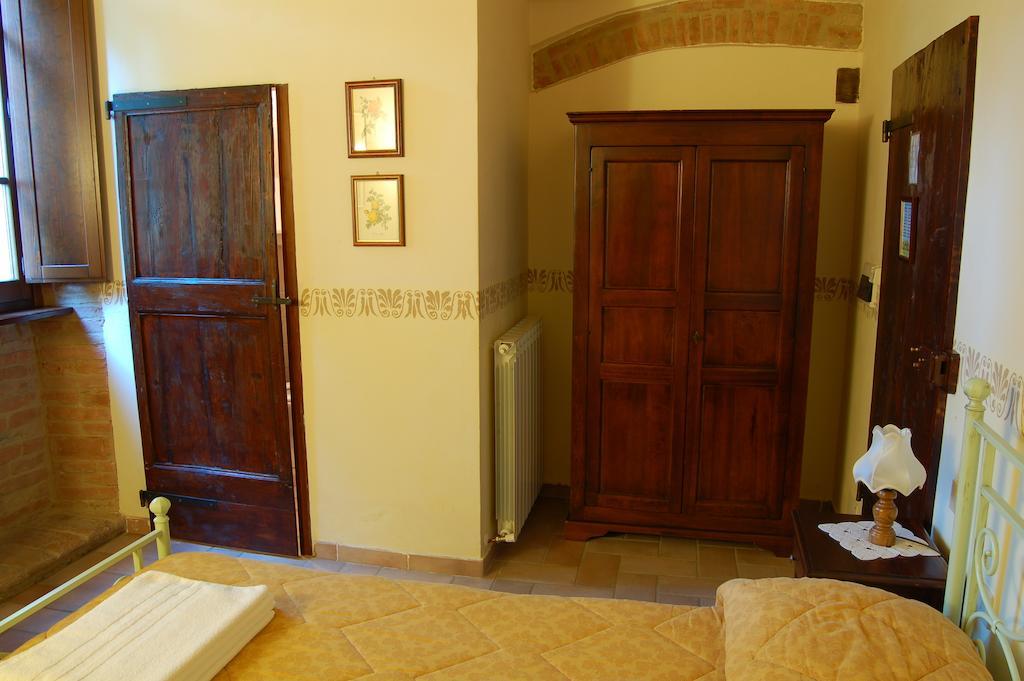 Agriturismo Casale Dei Frontini San Terenziano Buitenkant foto