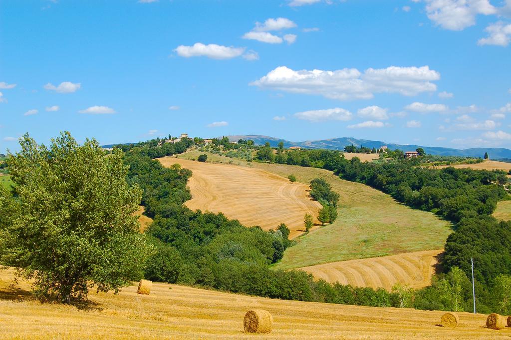 Agriturismo Casale Dei Frontini San Terenziano Buitenkant foto