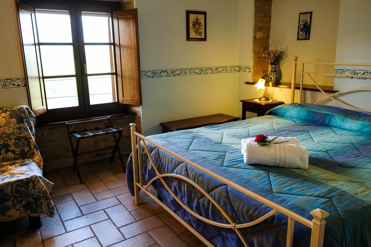 Agriturismo Casale Dei Frontini San Terenziano Buitenkant foto