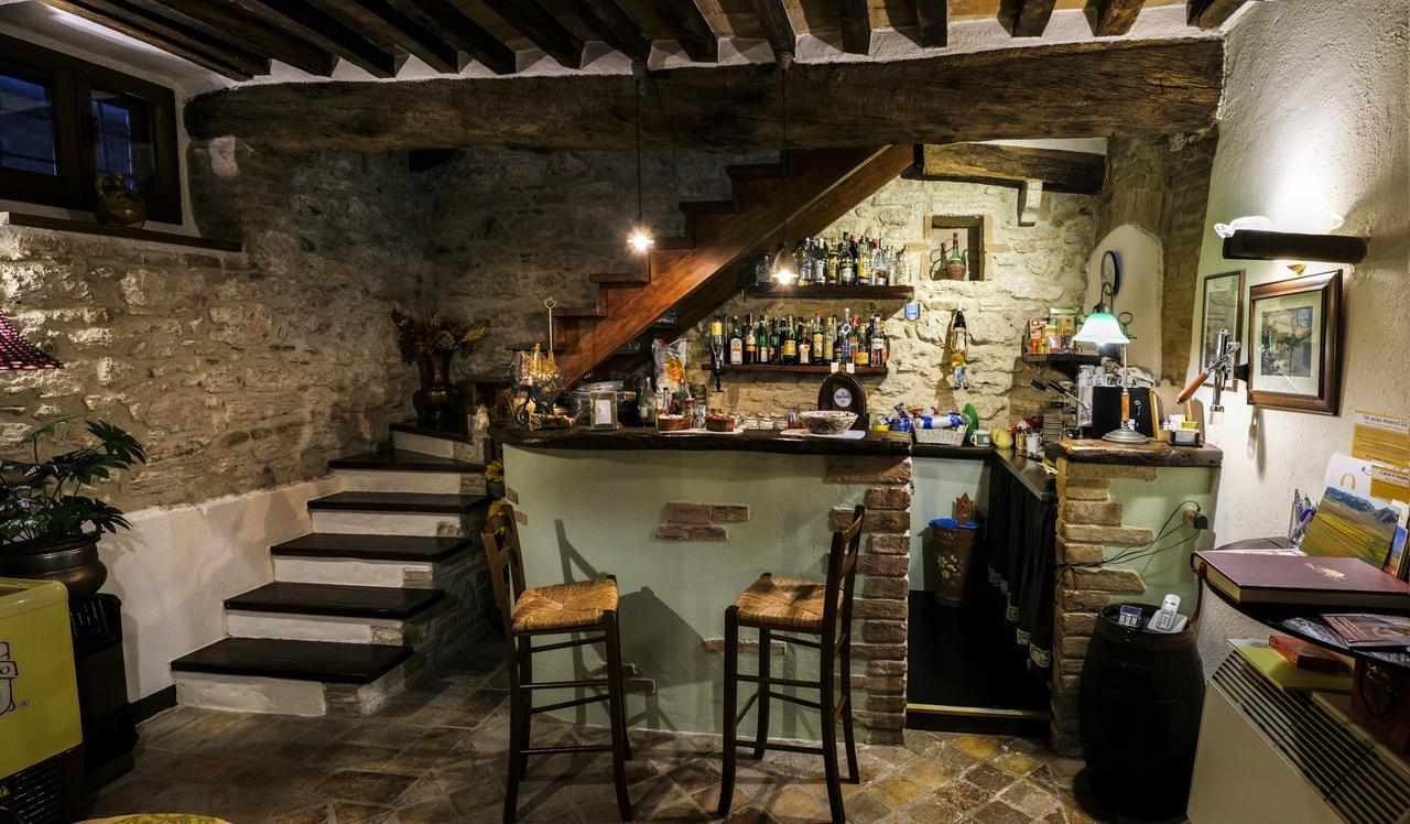 Agriturismo Casale Dei Frontini San Terenziano Buitenkant foto