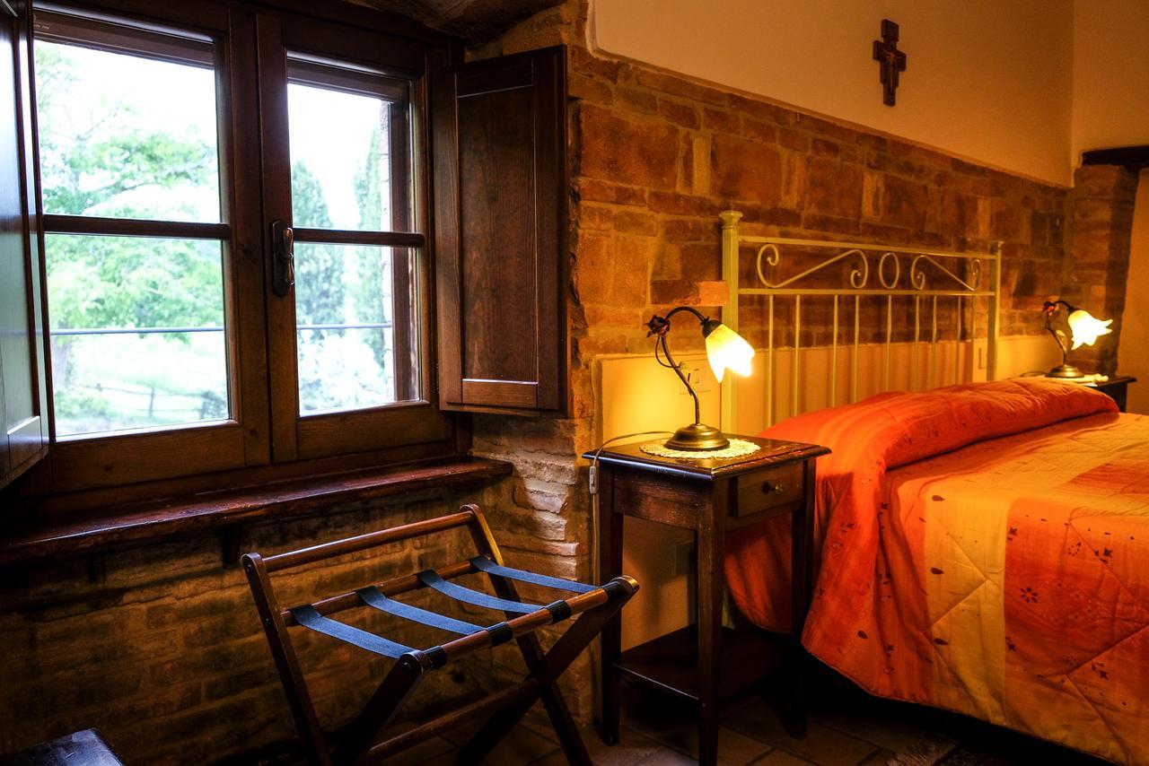 Agriturismo Casale Dei Frontini San Terenziano Buitenkant foto