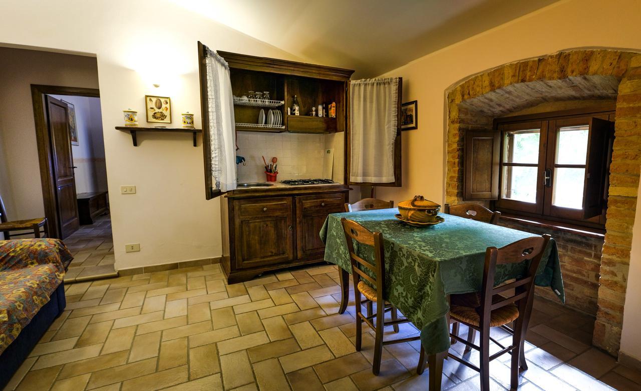 Agriturismo Casale Dei Frontini San Terenziano Buitenkant foto