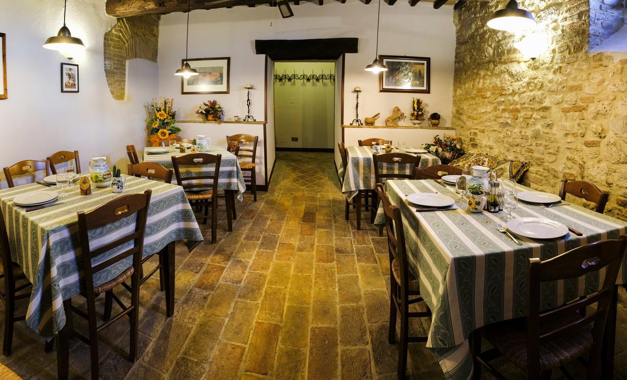 Agriturismo Casale Dei Frontini San Terenziano Buitenkant foto