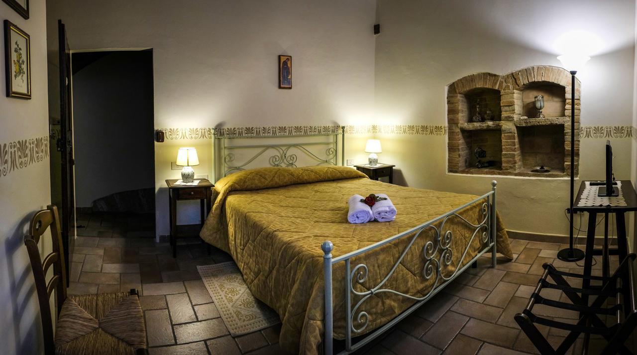 Agriturismo Casale Dei Frontini San Terenziano Buitenkant foto
