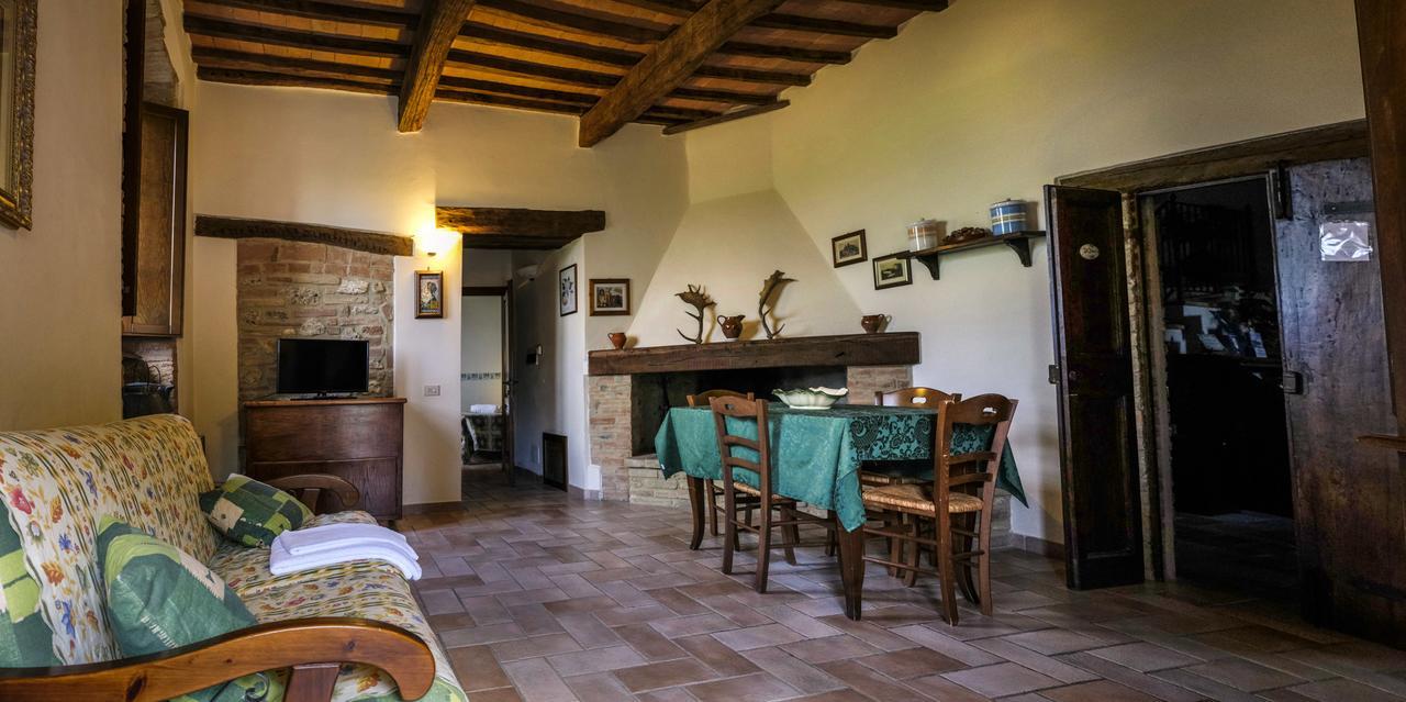 Agriturismo Casale Dei Frontini San Terenziano Buitenkant foto