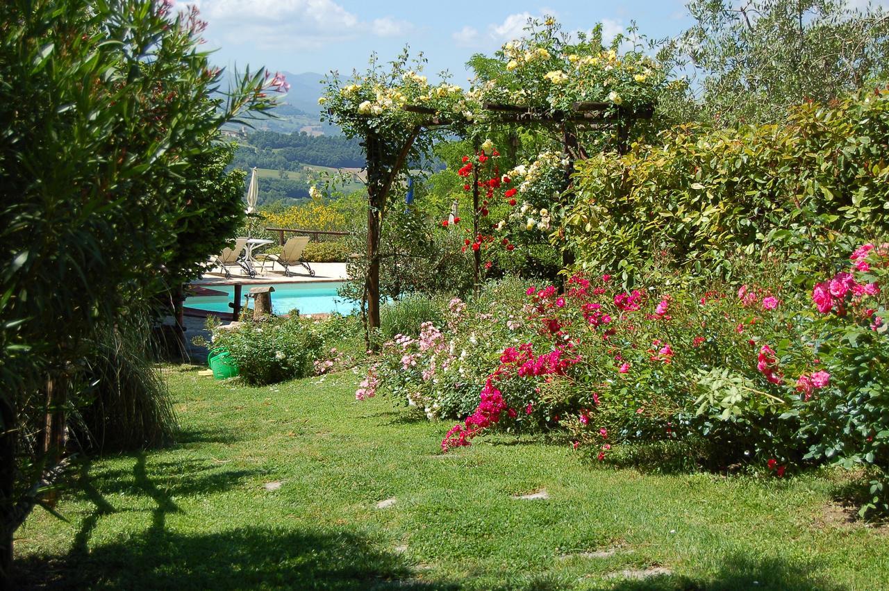 Agriturismo Casale Dei Frontini San Terenziano Buitenkant foto